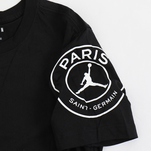 新品未開封正規Мサイズ　ナイキ「 PSG × JORDAN 」アパレルコレクション。PSG×JORDANロゴTシャツ。_画像8