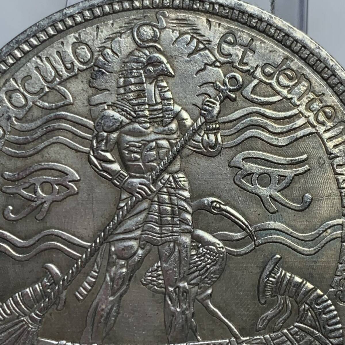 WX1472流浪幣 エジプト 天眼狼 鷹紋 外国硬貨 貿易銀 海外古銭 コレクションコイン 貨幣 重さ約22g_画像2