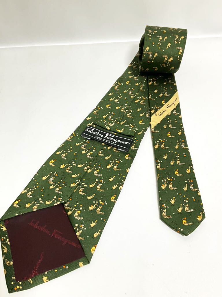  Ferragamo галстук оттенок зеленого a Hill . рисунок стоимость доставки 185 иен ( слежение есть ) бренд галстук 