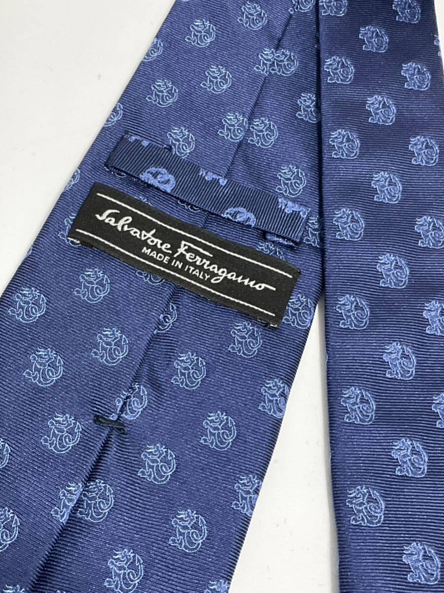  Ferragamo галстук оттенок голубого Dragon . рисунок стоимость доставки 185 иен ( слежение есть ) бренд галстук 