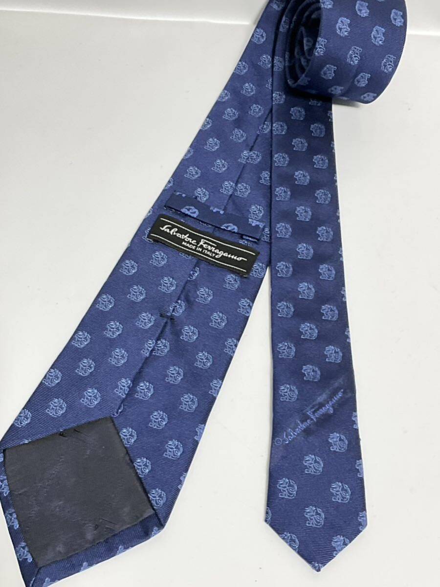 Ferragamo галстук оттенок голубого Dragon . рисунок стоимость доставки 185 иен ( слежение есть ) бренд галстук 