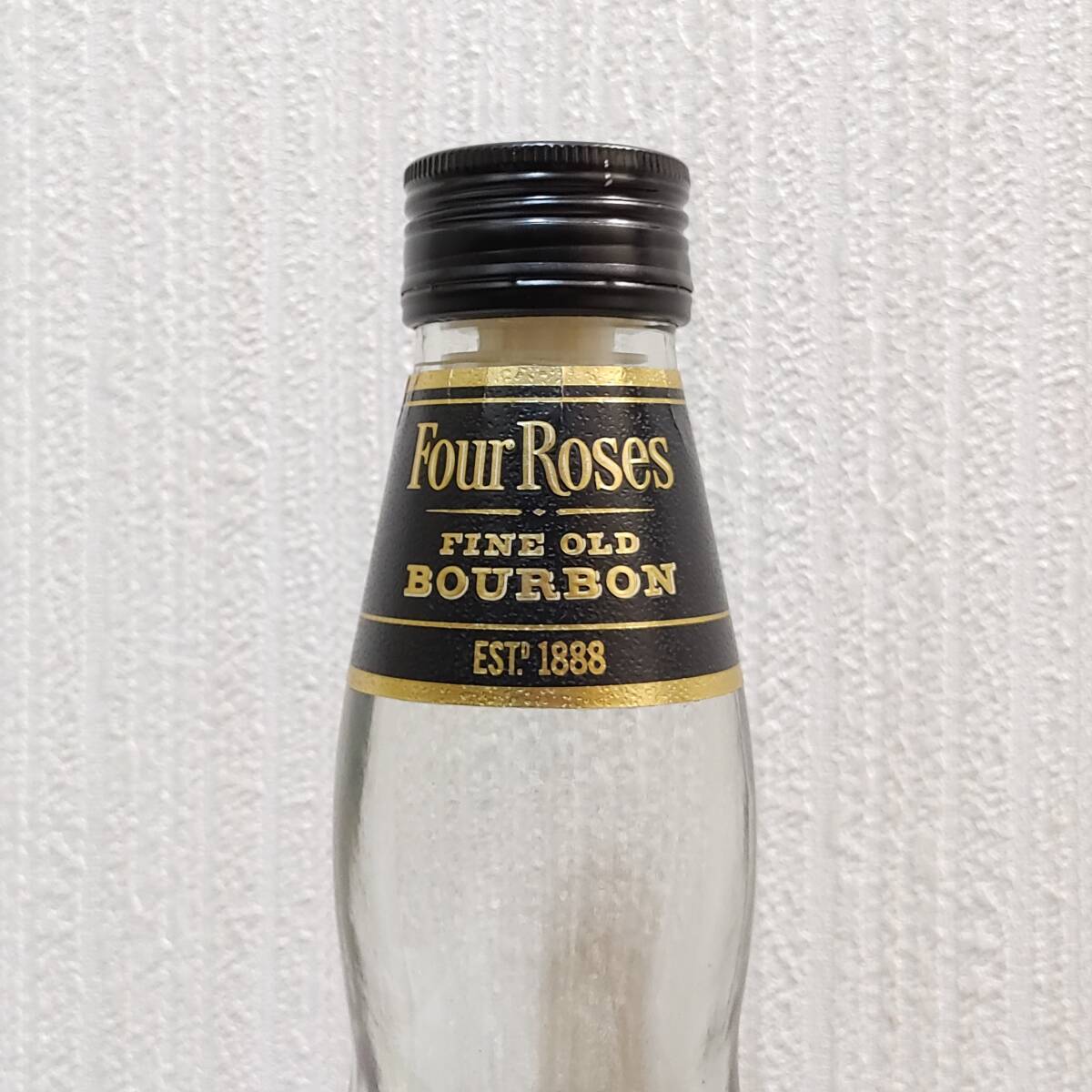 【全国送料無料】Four Roses FINE OLD KENTUCKY STRAIGHT BOURBON WHISKEY　43度　4500ml【フォアローゼズ フォアローゼス 黒 ブラック】_画像3