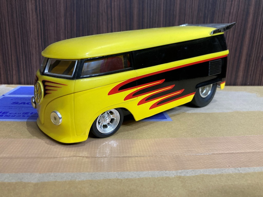 HotWheels VW DRAG BUS 1/24