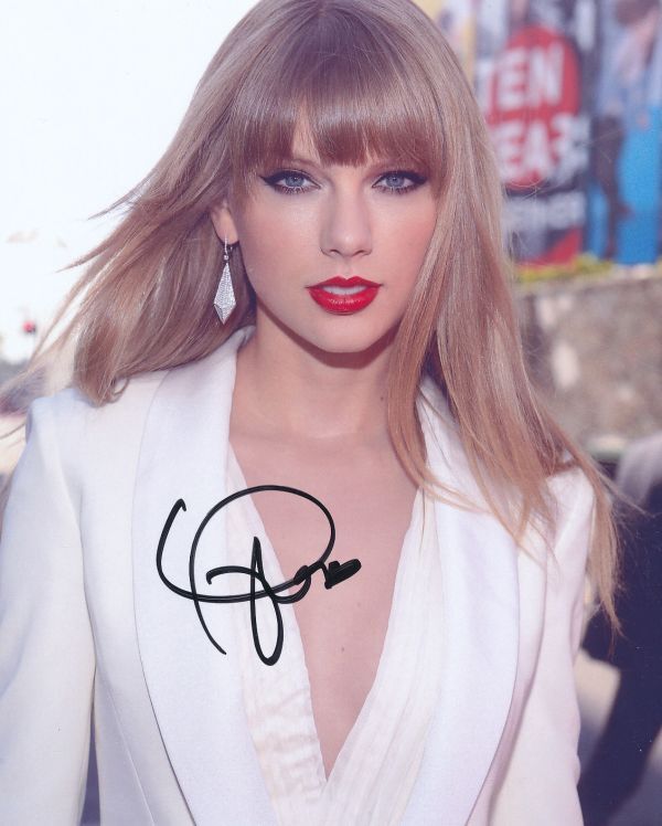 Taylor Swift テイラー・スウィフト★直筆サイン写真★証明書COA◆0088_画像1