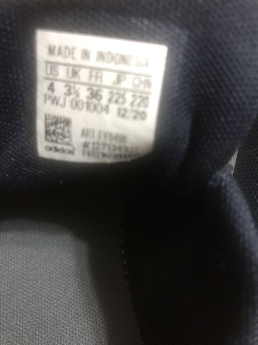 adidas 新品未使用　22.5 スニーカー アディダス シューズ 靴 _サイズ表記