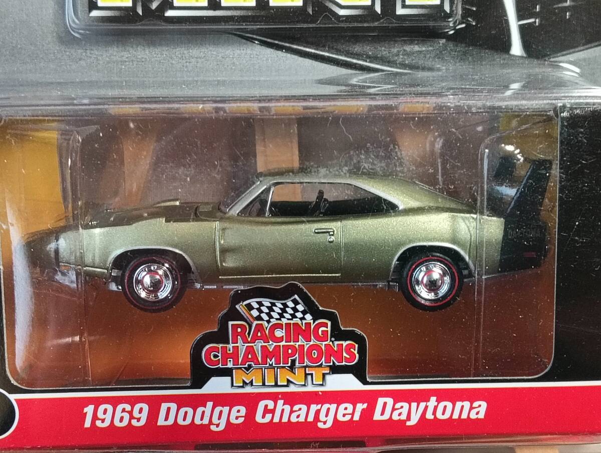 ■未開封■ RACING CHAMPIONS 1/64? 1969 Dodge Charger Daytona レーシングチャンピオンの画像2