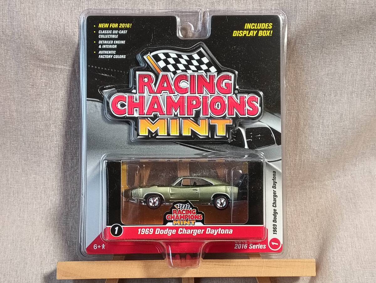 ■未開封■ RACING CHAMPIONS 1/64? 1969 Dodge Charger Daytona レーシングチャンピオンの画像1