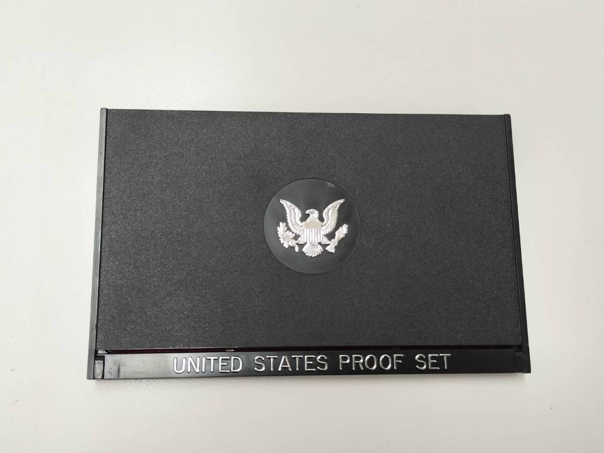 アメリカ 記念硬貨 UNITED STATES PROOF SET 1977年 リバティコイン LIBERTY プルーフ貨幣セット アメリカ合衆国 コインセット　現状品_画像6