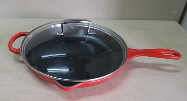 美品 Le Creuset ル・クルーゼ 26cm フライパン ガラス蓋セット / レッド グリルスキレット 鋳物 ホーロー_画像1