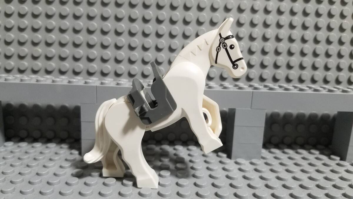 レゴ 馬 足が動く 新タイプ 白馬 鞍 ローンレンジャー ロードオブザリング ミニフィグ 大量出品中 同梱可能 正規品の画像1