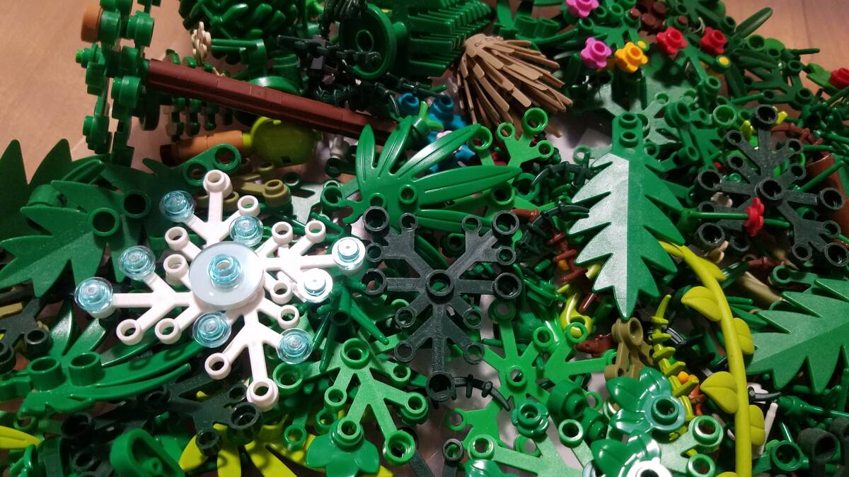レゴ パーツ 植物 木 街路樹 もみの木 ヤシの木 緑 葉っぱ ツタの葉 ジオラマ等 正規品 LEGO 大量出品中 同梱可能_画像2