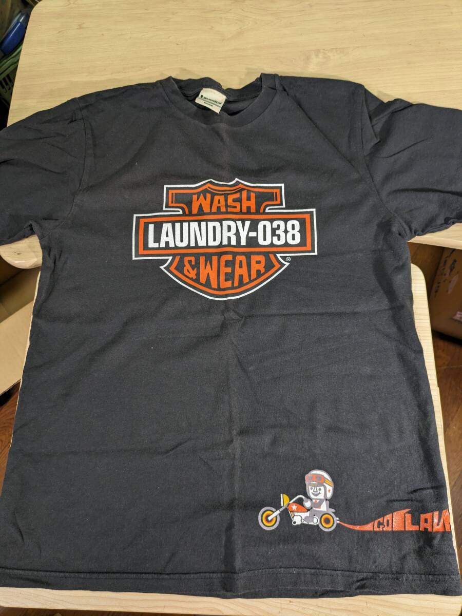 【服飾】 Tシャツ ハーレーダビッドソン パロディ LAUNDRY M 黒 半袖の画像1