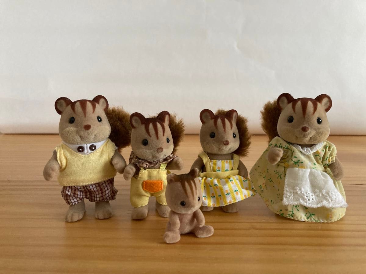 シルバニアファミリー 屋根裏はひみつのお部屋 人形 小物　家具セット