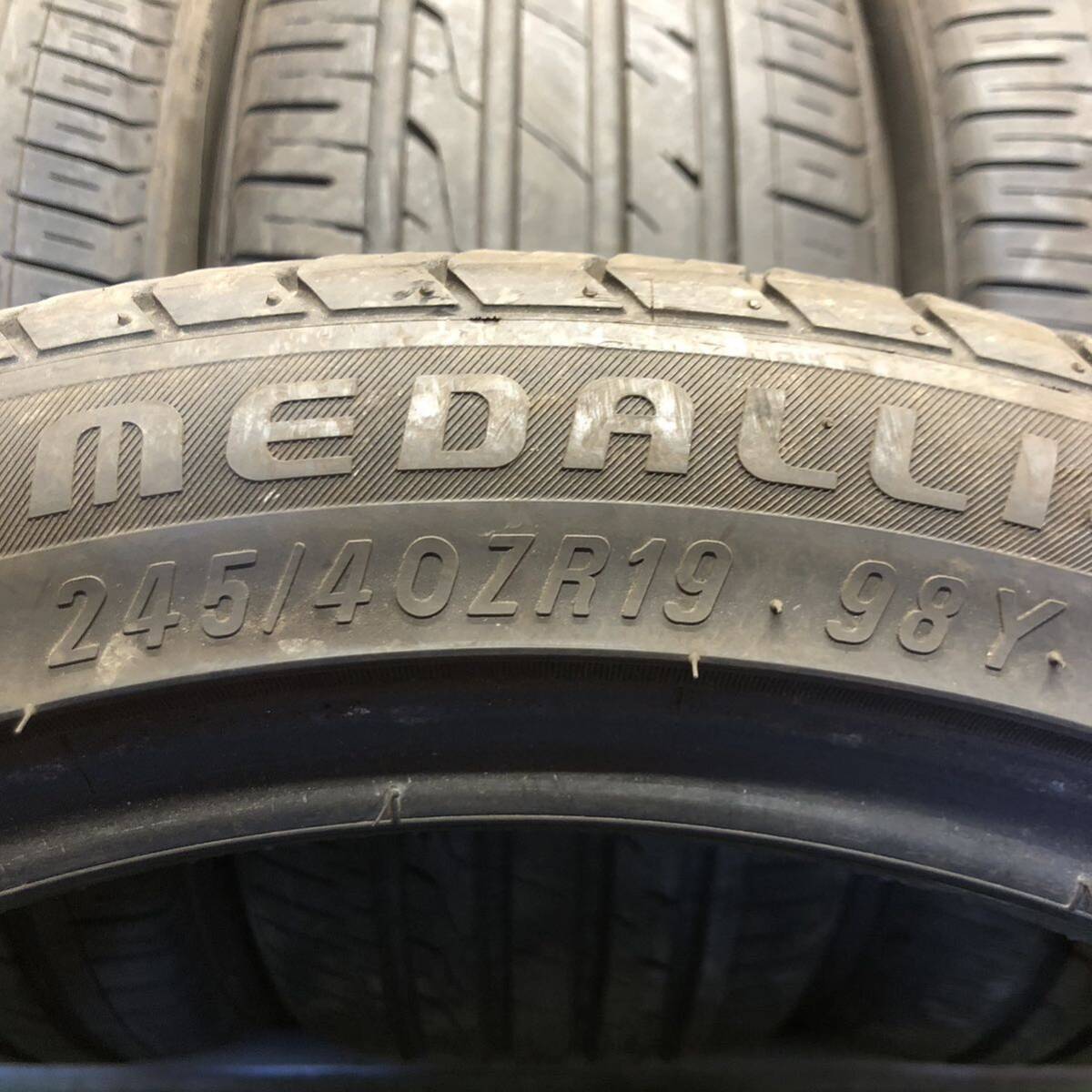 MEDALLION　CST　MD-A1　245/40ZR19　98Y　極上バリ山4本価格　G-121　福岡　★引き取り大歓迎★格安スタート★早い者勝ち★人気サイズ★_画像7