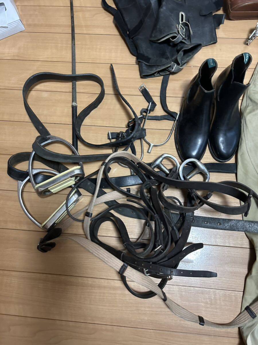  horse riding summarize /./ stirrups / harness harness for leather horse saddle under is mi obi boots boots cover retro large amount together leather parts ..