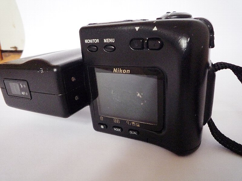 NIKON ニコン デジタルカメラ COOLPIX 950　ジャンク_画像3