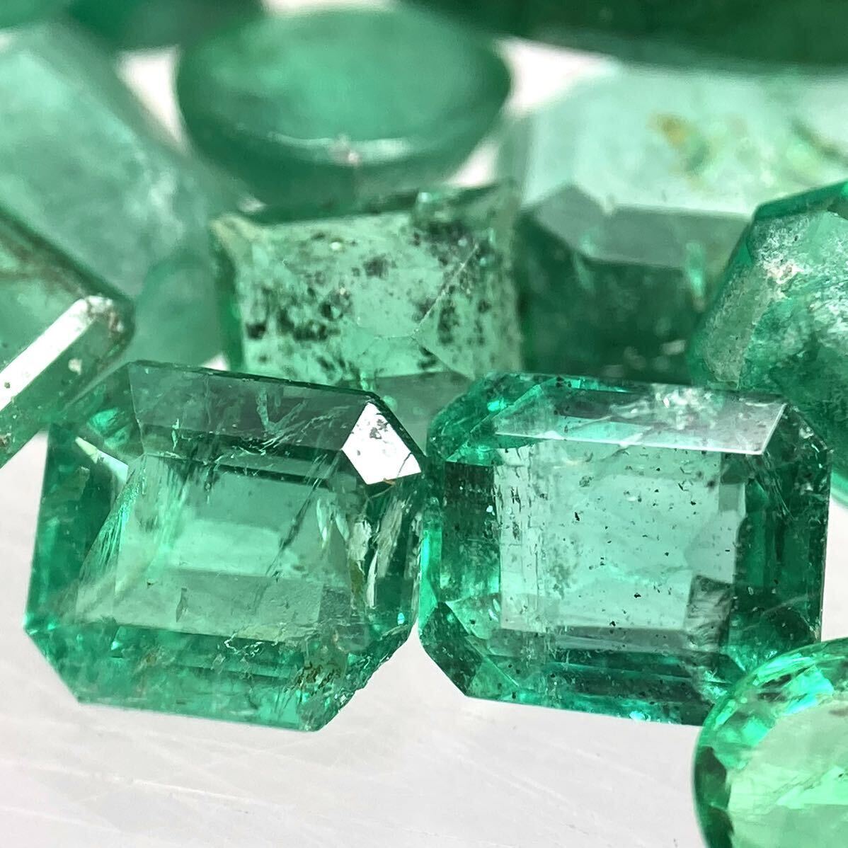 〔天然エメラルドおまとめ50ct〕M ルース 裸石 宝石 ジュエリー jewelry emerald beryl ベリル 緑玉 DI0 ②_画像1