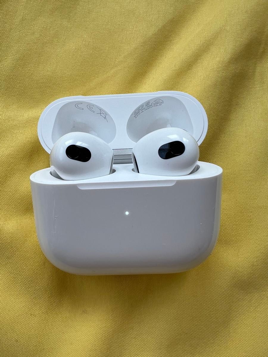 Apple アップル AirPods 第3世代 MME73J ほぼ未使用 保証有 MagSafe充電ケース 国内正規品 超美品