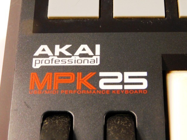 Y631*AKAI/MPK25/ клавиатура /USB/MIDI PERFORMANCE KEYBOARD/25 ключ 12 накладка /MIDI контроль клавиатура / не проверка / стоимость доставки 960 иен ~