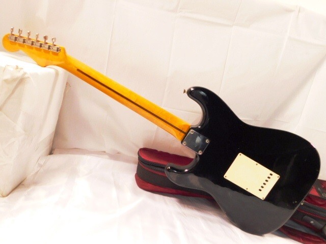 A675★Fender/STRATOCASTER/エレキギター/ストラトキャスター/Sシリアル/黒系/Crafted IN JAPAN /フェンダー★送料1420円～_画像9