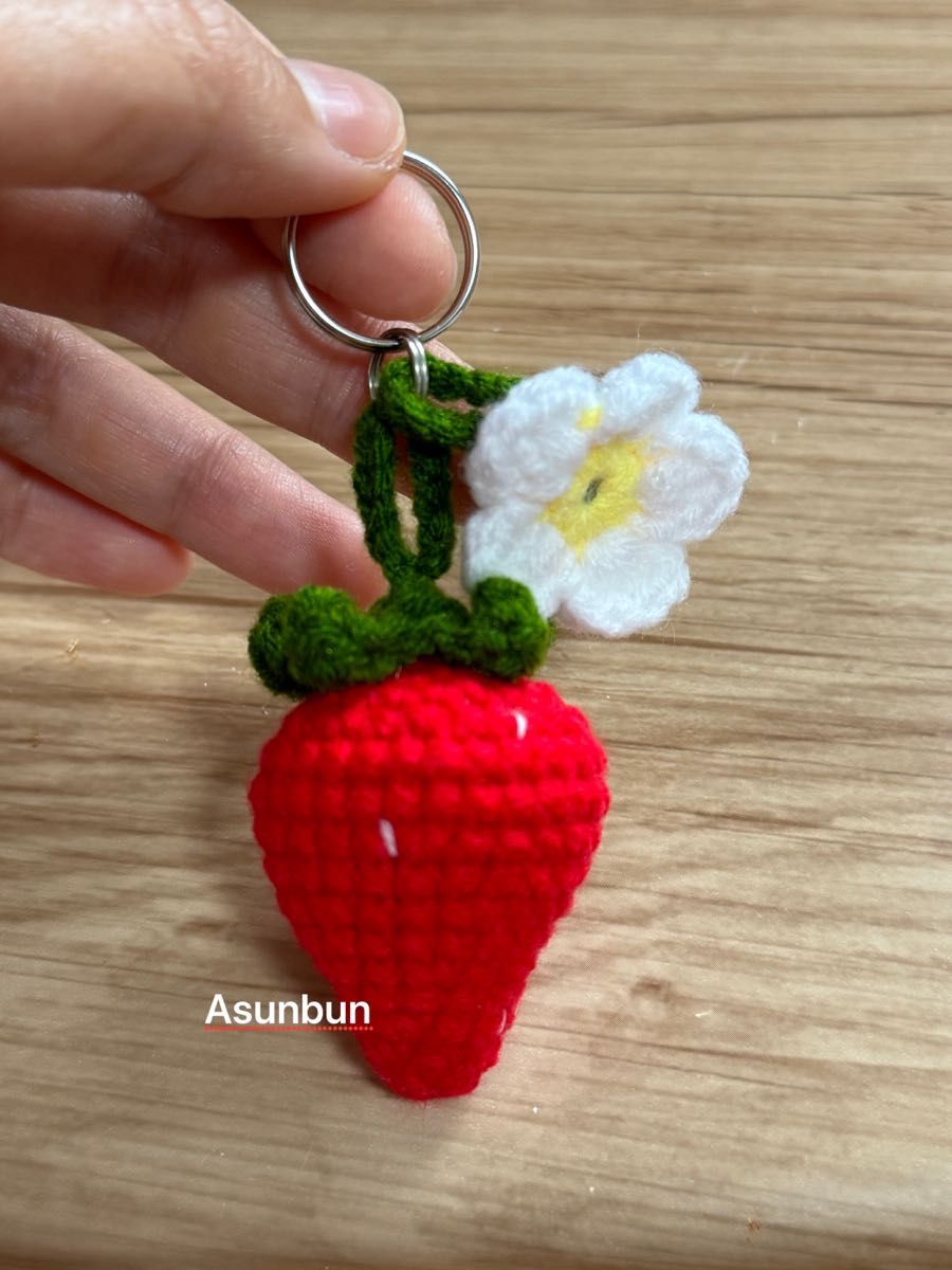 【専用】ハートといちごあみぐるみキーホルダーとストラップ ハンドメイド かぎ編み あみぐるみ いちごのキーホルダー|Yahoo