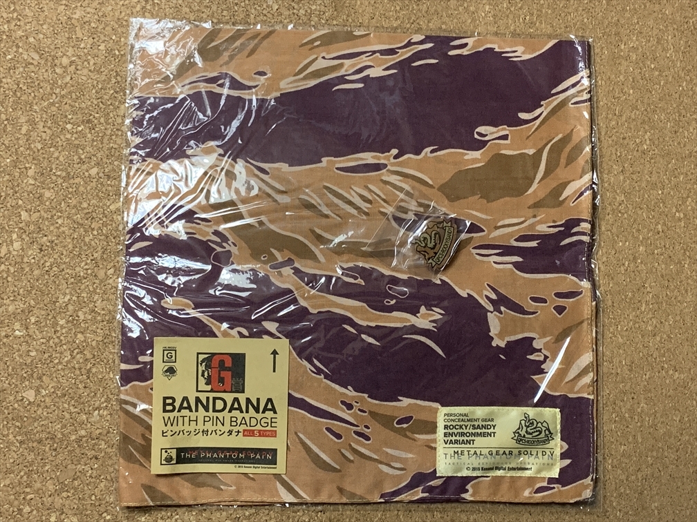 【メタルギア　グッズ　６】ピンバッジ　バンダナ　BANDANA　PINBADGE　MetalGearSolid V　スネーク　Snake　2015年　Happyくじ_画像1