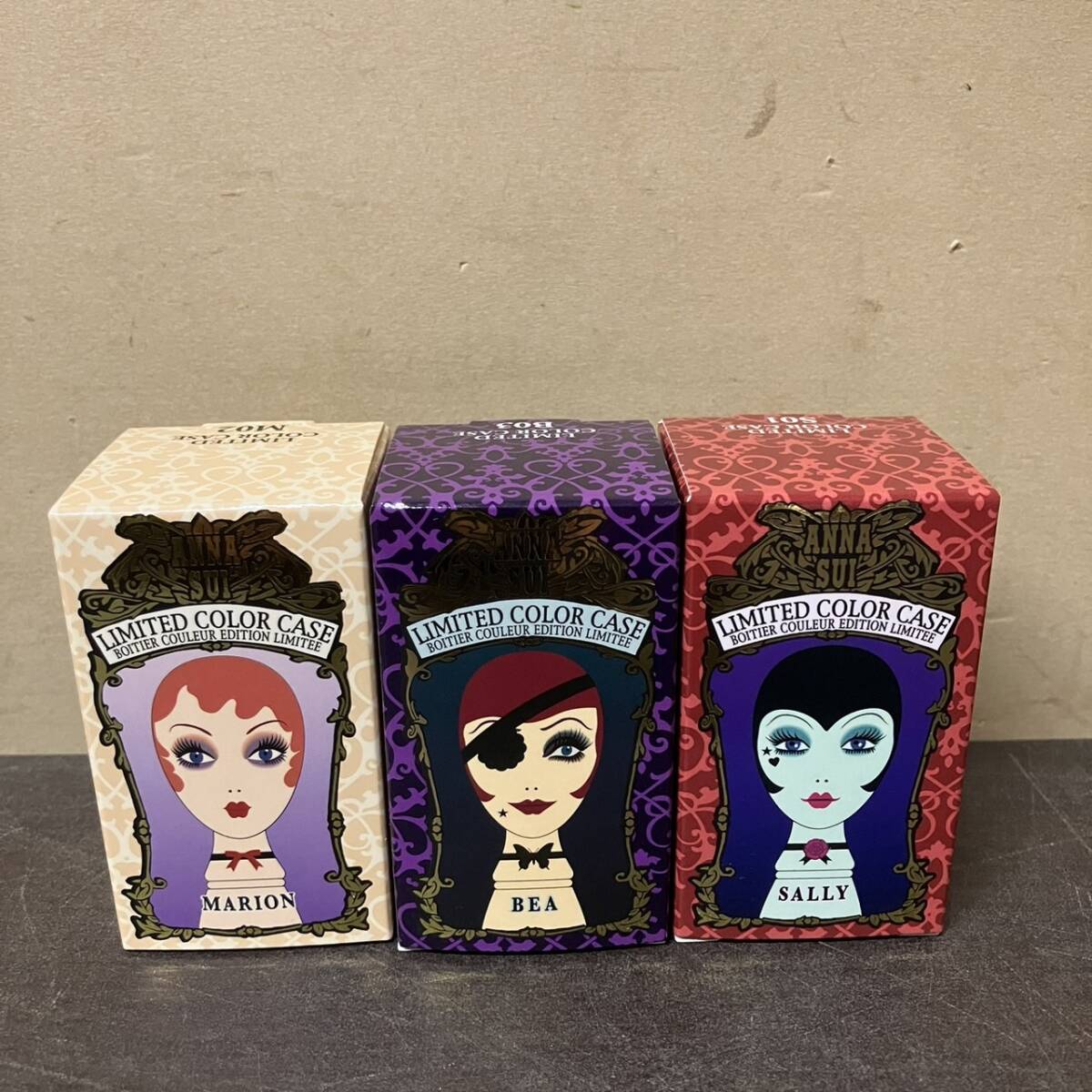[5-50] limitation ANNA SUI Anna Sui Dolly head color case limited color case S01 M02 B03 3. set MARION SALLY BEA case 