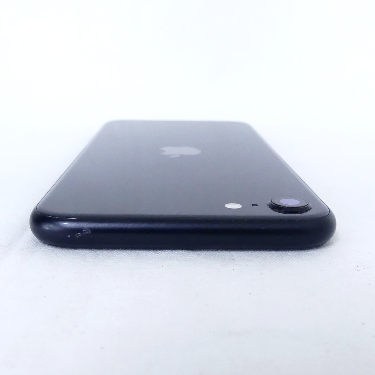 【送料無料】 iPhoneSE 第２世代 SE2 64GB バッテリー82% softbank SIMロックなし 判定〇 TouchID反応OK 美品 /2404C_画像3