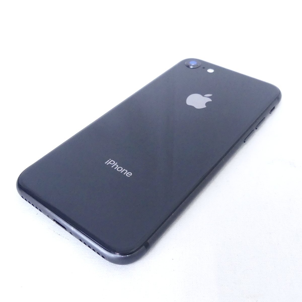 【送料無料】 iPhone8 ブラック 64GB バッテリー最大容量80% TouchID反応OK ソフトバンク SIMロックなし 判定〇 USED /2405C_画像4