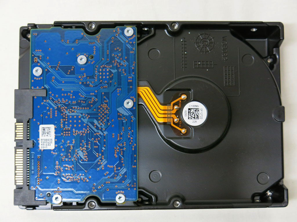 05K035 TOSHIBA 東芝 3.5インチ SATA HDD 2TB (2000GB) 中古 正常確認 現状売り切りの画像3