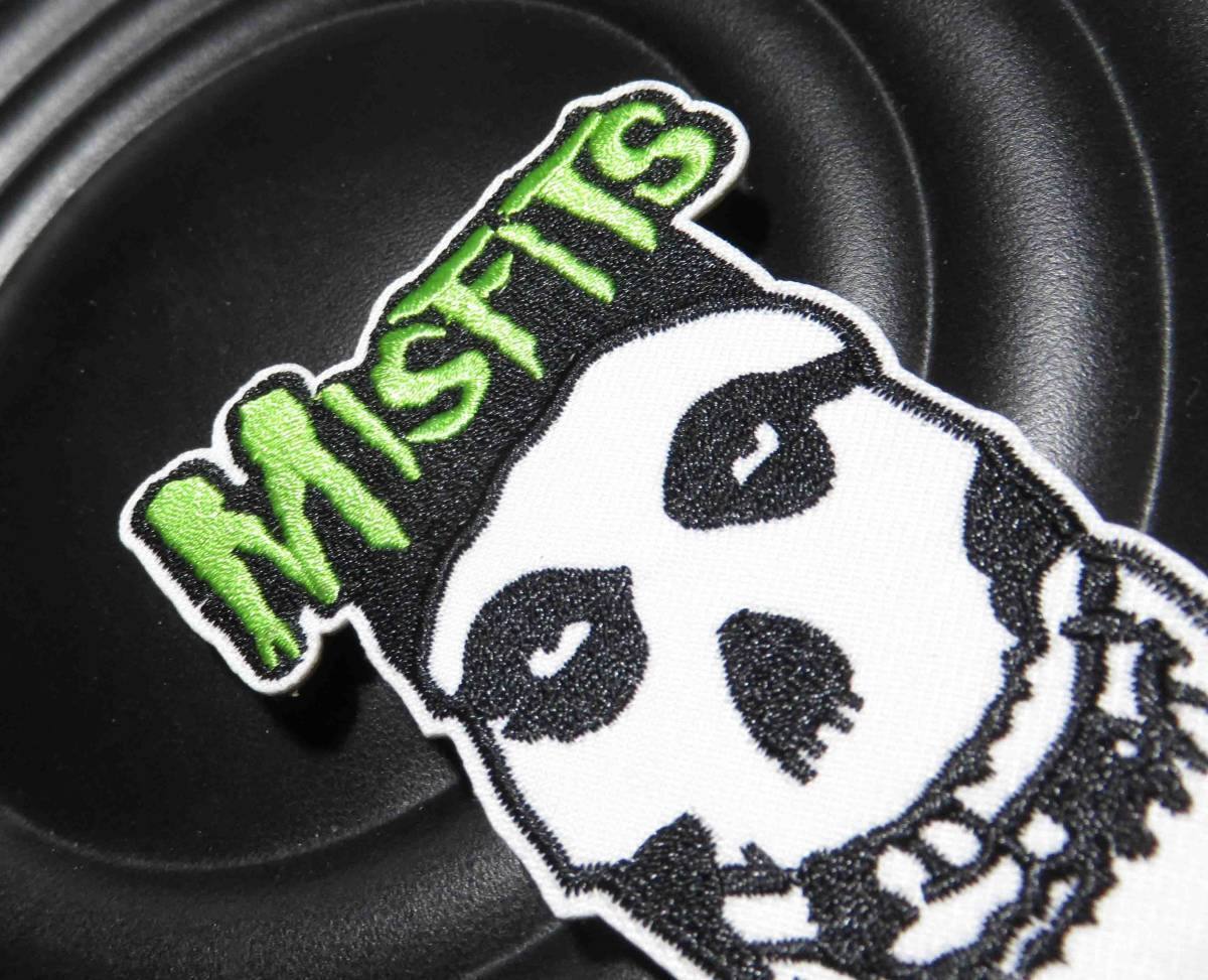 英語（黒白黄緑）◆新品　ミスフィッツThe Misfits　アメリカ　ハードコアパンク・バンド　顔面　刺繍ワッペン◎音楽　ミュージック