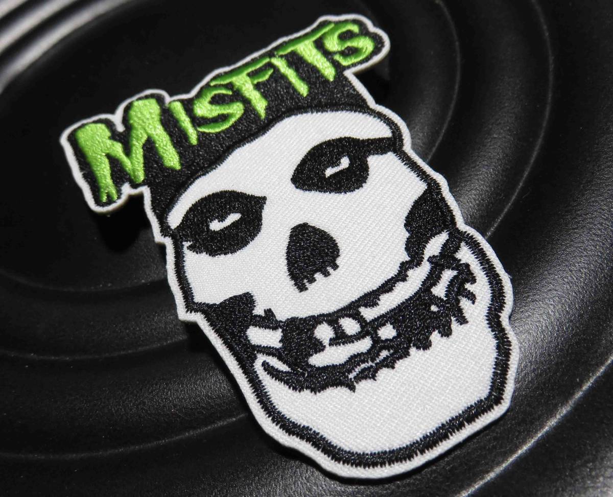 英語（黒白黄緑）◆新品　ミスフィッツThe Misfits　アメリカ　ハードコアパンク・バンド　顔面　刺繍ワッペン◎音楽　ミュージック