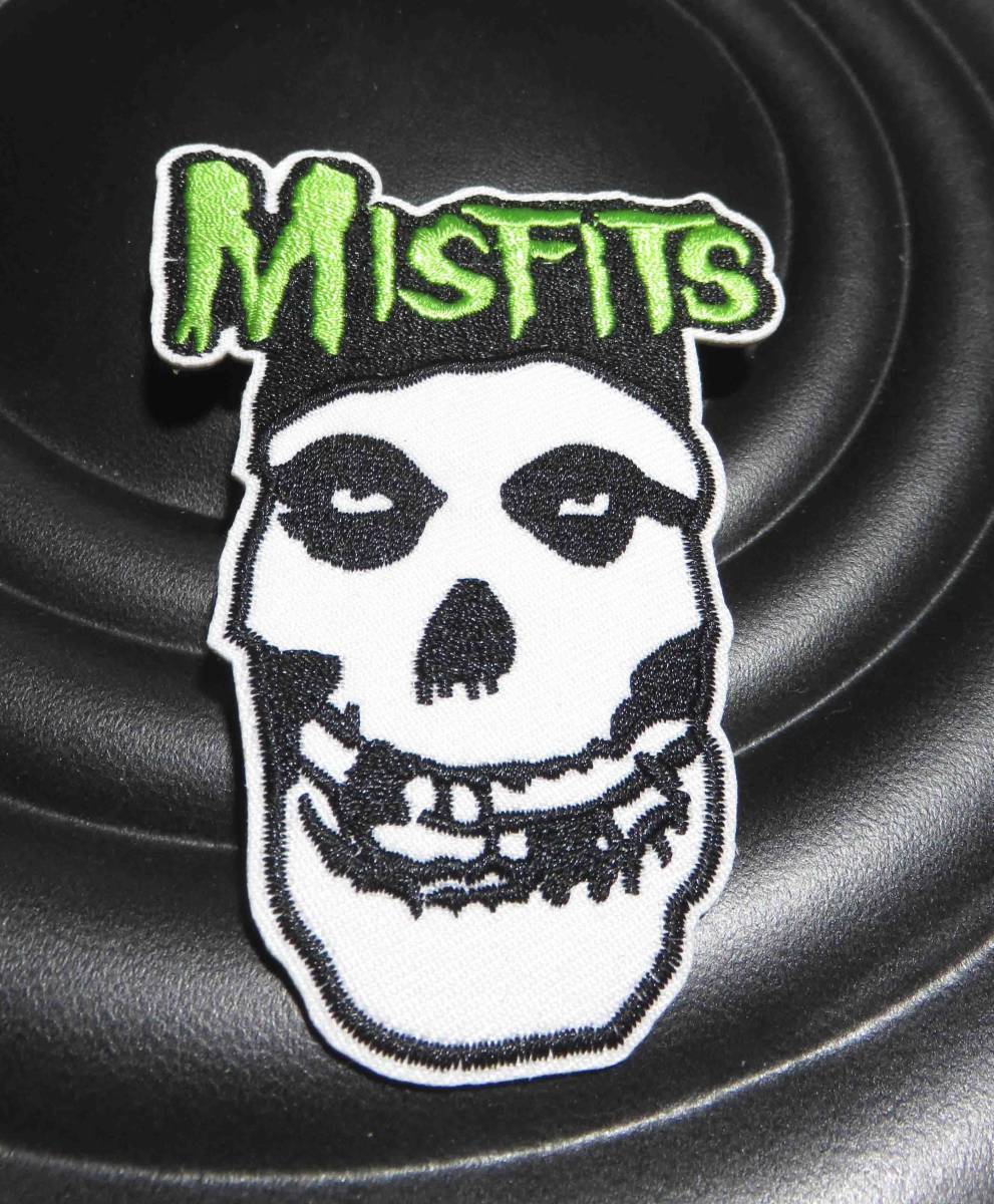 英語（黒白黄緑）◆新品　ミスフィッツThe Misfits　アメリカ　ハードコアパンク・バンド　顔面　刺繍ワッペン◎音楽　ミュージック