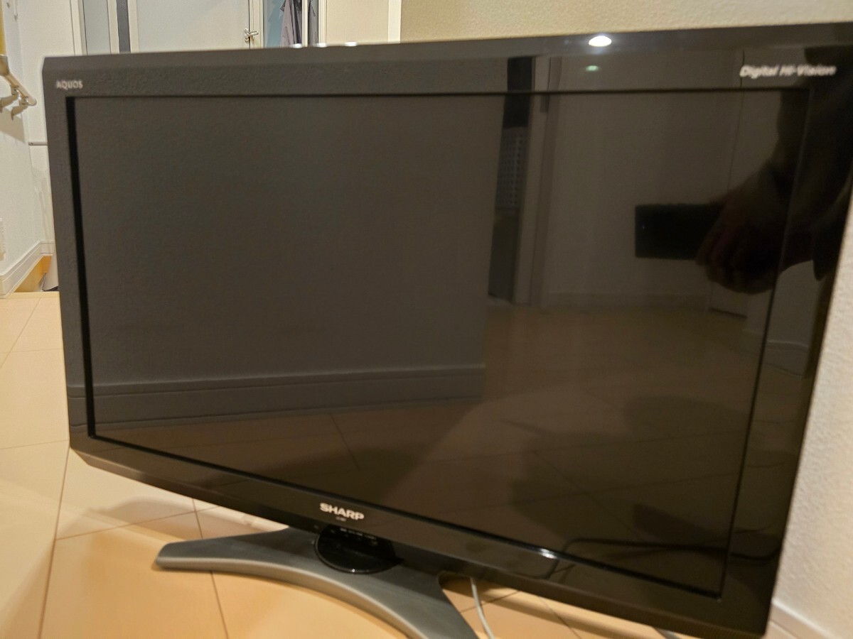 SHARP 32V型 液晶カラーテレビ 中古品の画像1