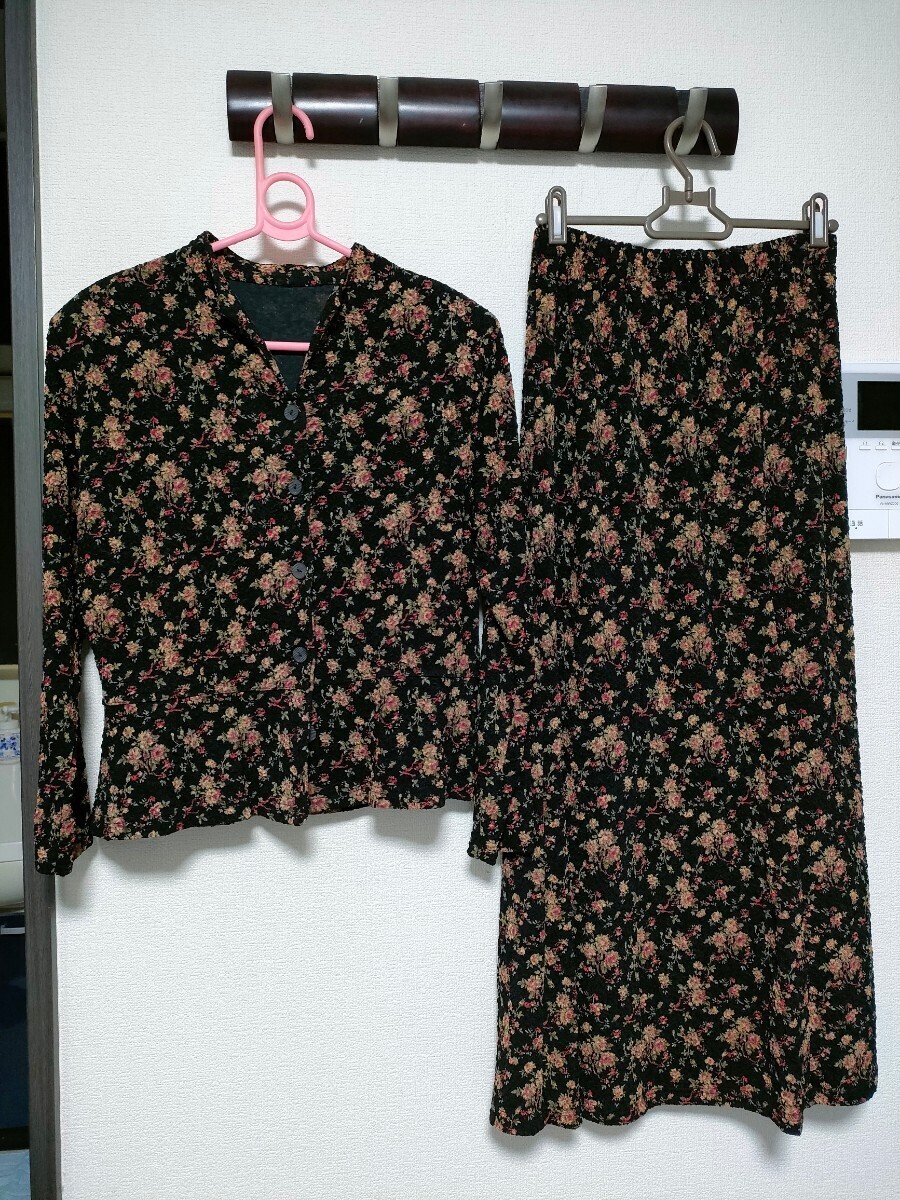 ☆【ブランド不明】セットアップ☆ツーピース☆韓国ファッション☆サイズ不明☆レディース☆USED【241】_画像1