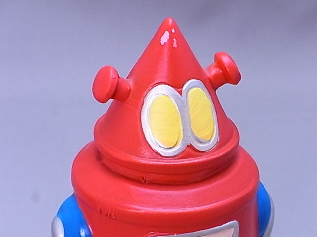 ＃22-2【昭和レトロ】三角ロボット型 貯金箱  陶器製 H15.5㎝の画像3