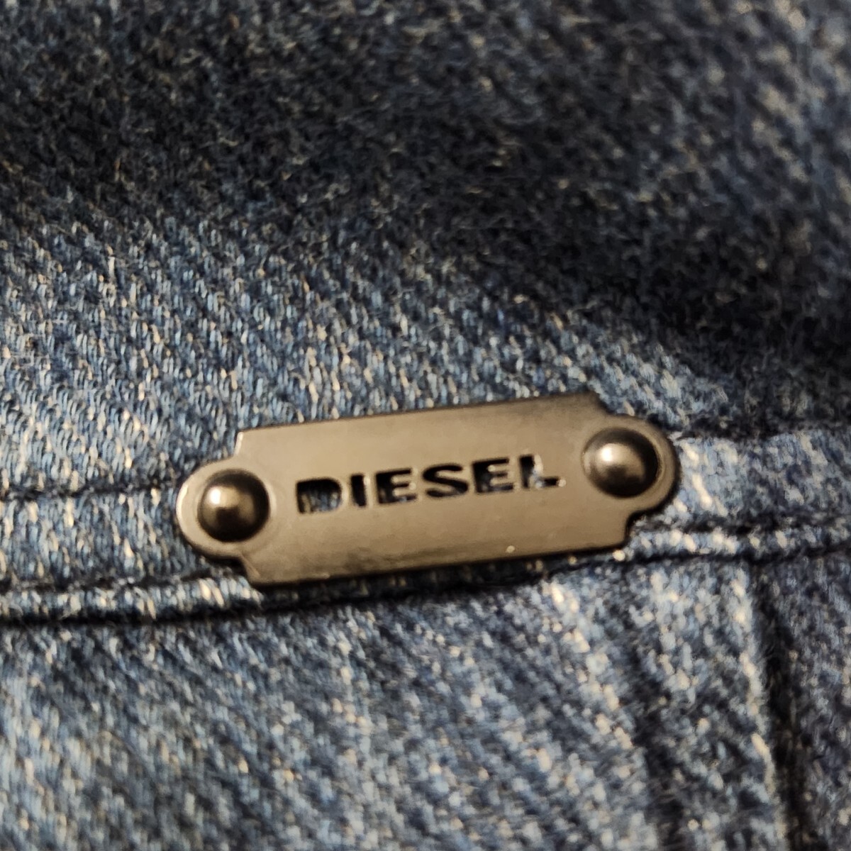 極美品 希少 XL相当 DIESEL ディーゼル デニムジャケット ブルゾン Gジャン ストレッチ メタルボタン ロゴプレート インディゴブルー_画像8