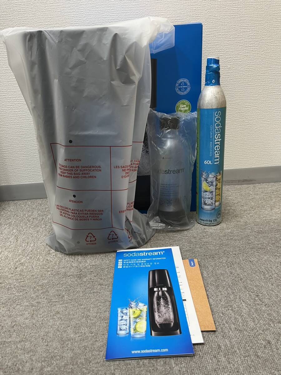 ♪1円スタート sodastream GENESIS ソーダストリームセット 専用レモンフレーバー 未使用品 箱有 付属品有 調理器具の画像3