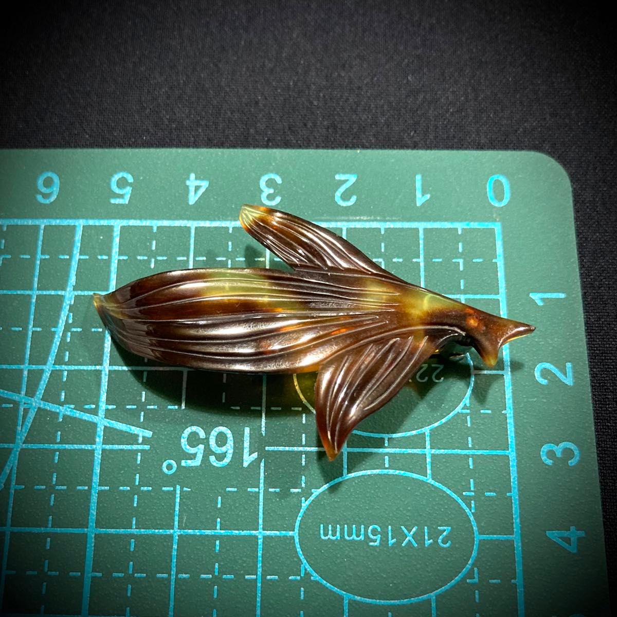 良品 】 本鼈甲 ブローチ 葉 木の葉 葉っぱ アンティーク 良品 】 本鼈甲 ブローチ 葉 木の葉 葉っぱ アンティーク