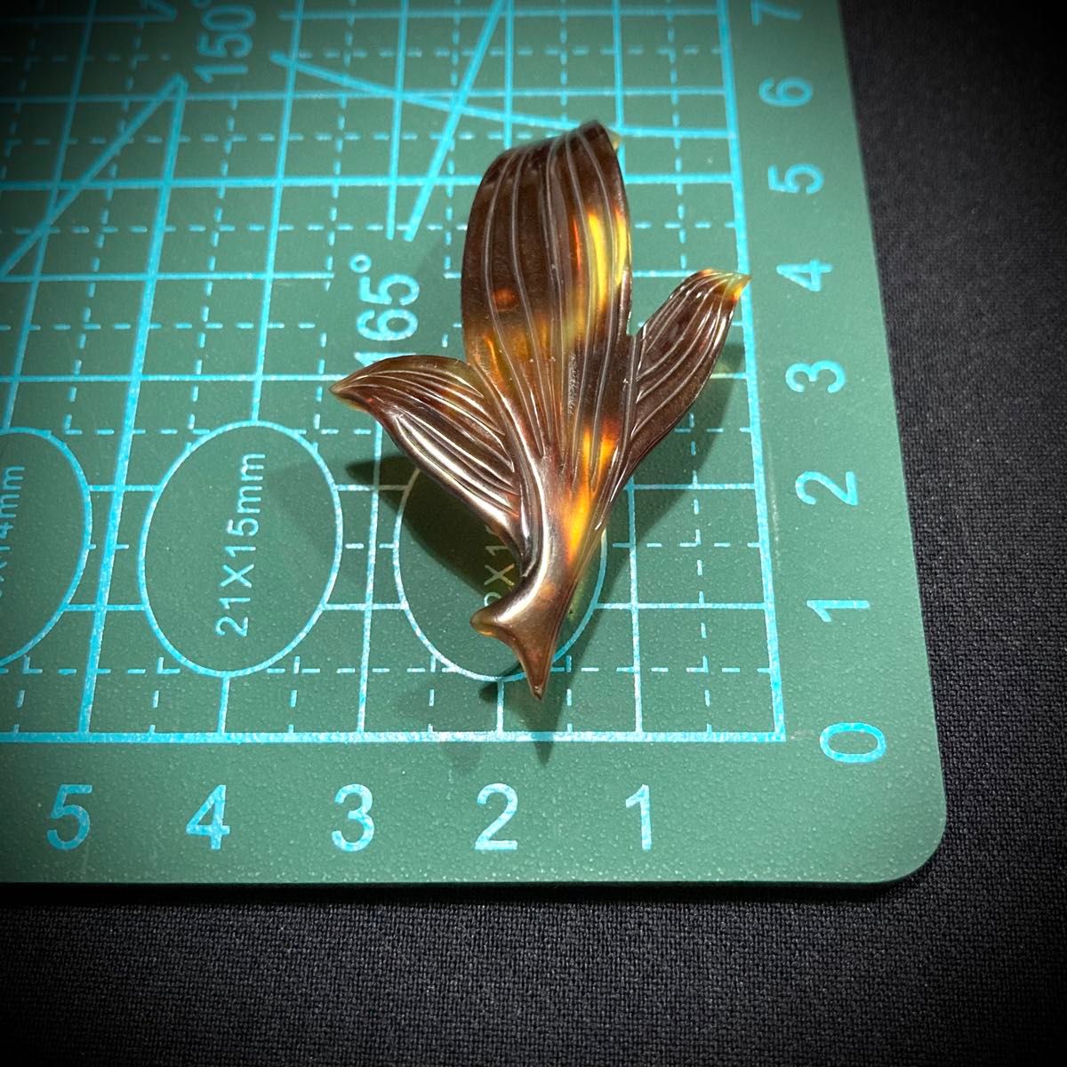 良品 】 本鼈甲 ブローチ 葉 木の葉 葉っぱ アンティーク 良品 】 本鼈甲 ブローチ 葉 木の葉 葉っぱ アンティーク