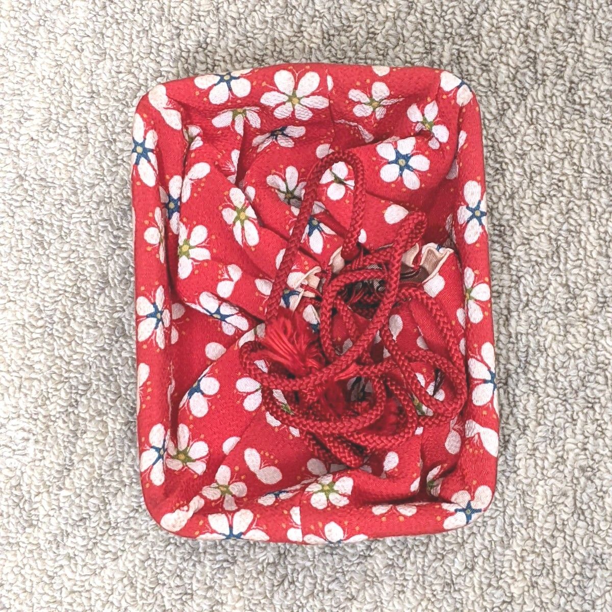 新品 巾着 赤 和装用 袴用　和装バッグ　卒業式　袴　巾着袋　メガネケースと香り袋　セット