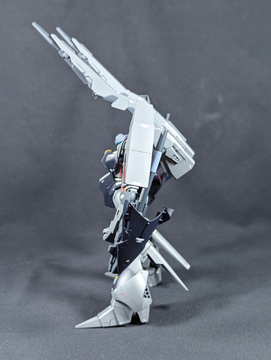 1円スタート 完成品 塗装改修済 プレミアムバンダイ HGUC 1/144 バイアランカスタム2号機（バンデシネ版） 機動戦士ガンダムUC HG ガンプラ_画像3