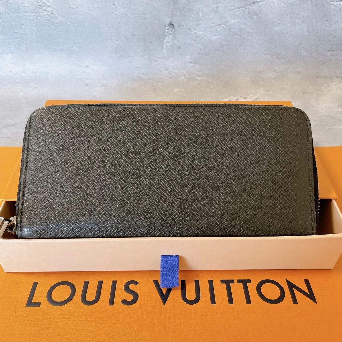 LOUISVUITTON ルイヴィトン タイガ ジッピーヴェルティカル LV ノワール ラウンドファスナー 長財布