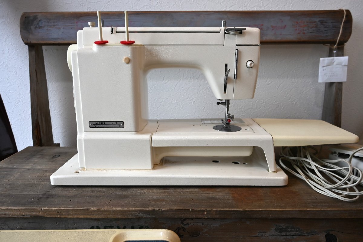0 Janome pretty sewing machine model 813 green x white retro Showa era Vintage old tool. gplus Hiroshima 2405i