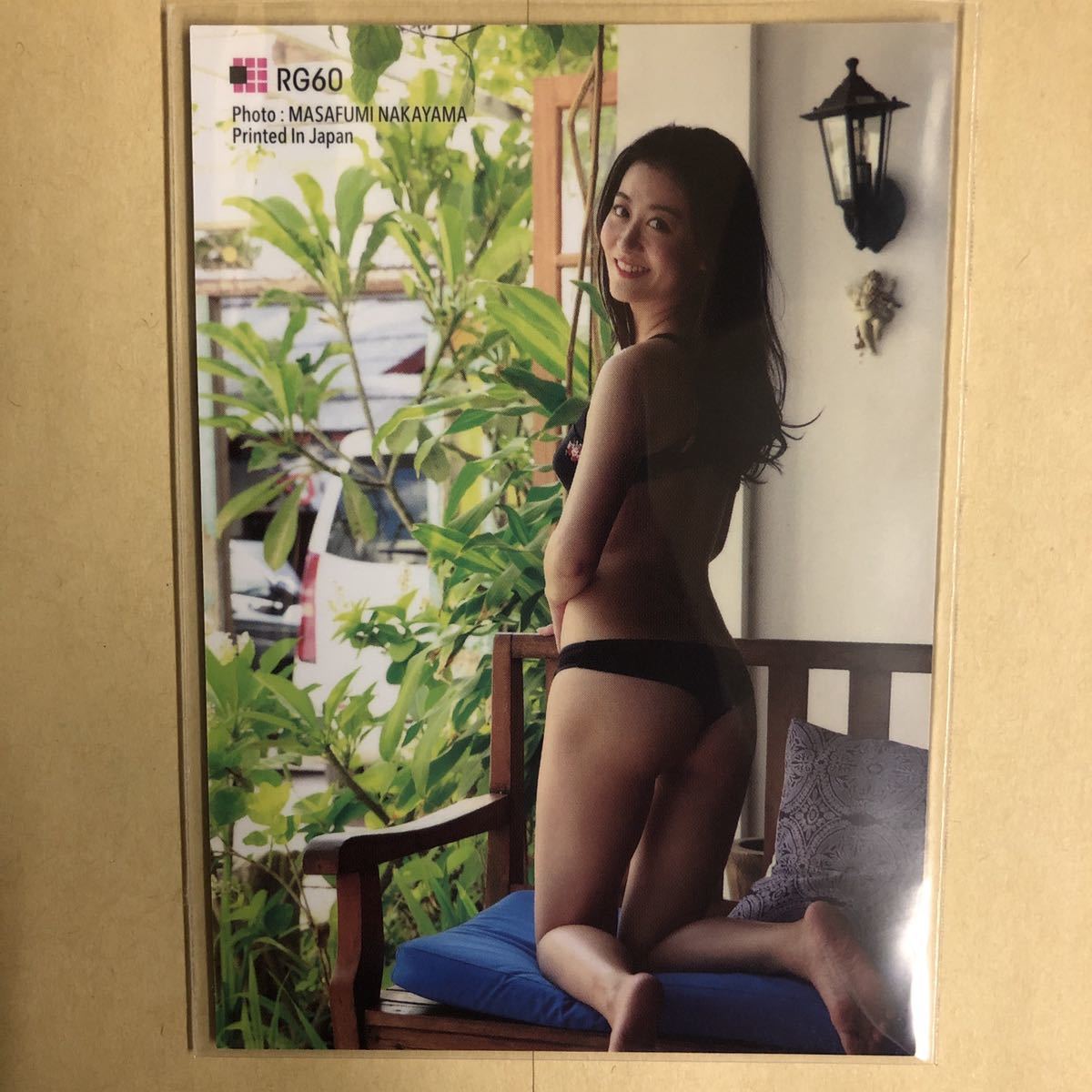 NMB48 上西恵 トレカ アイドル グラビア カード 水着 ビキニ RG60 タレント トレーディングカード AKBG_画像1