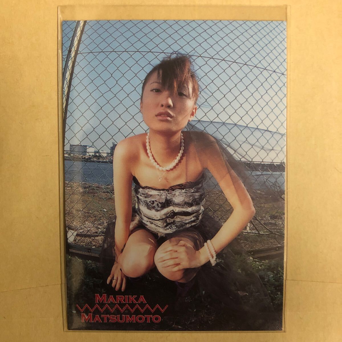 松本まりか 2002 エポック トレカ アイドル グラビア カード 017 タレント 女優 俳優 トレーディングカード_画像1