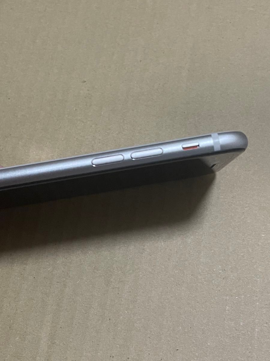 iPhone SE 3 第3世代　SIMフリー　64GB ホワイト　スターライト