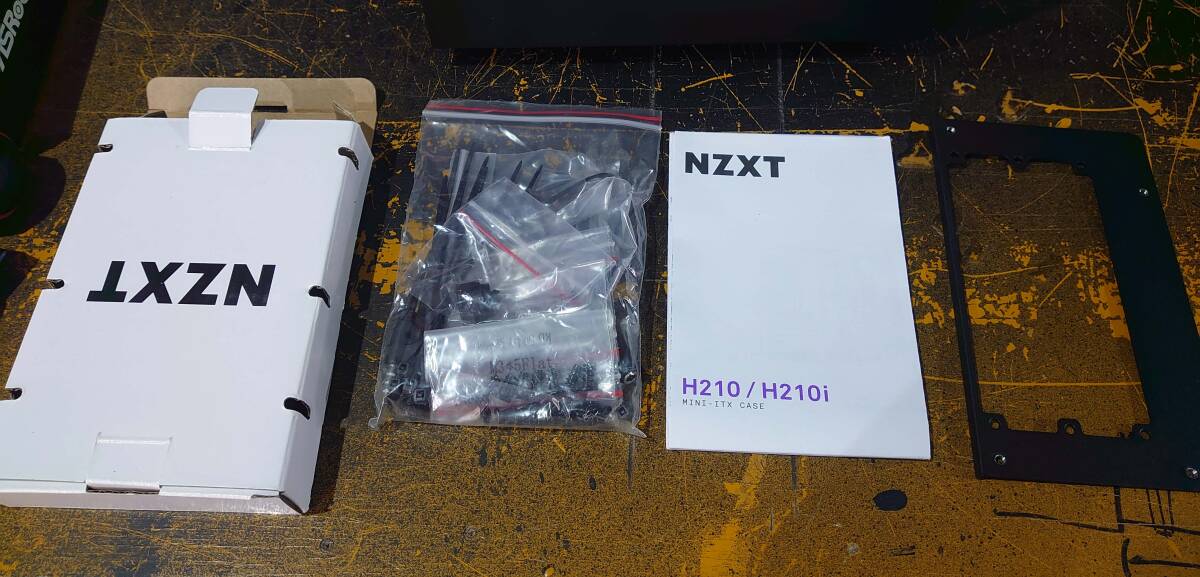 NZXT H210 MINI-ITX CASE PCケース　ワケアリジャンク_画像6