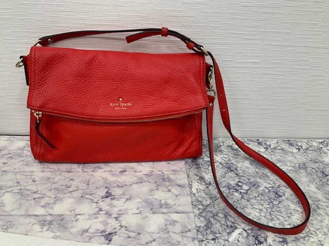 ☆1000円スタート☆　ケイトスペード ショルダーバッグ レザー レッド系 お出かけ Kate Spade ◆24608_画像1