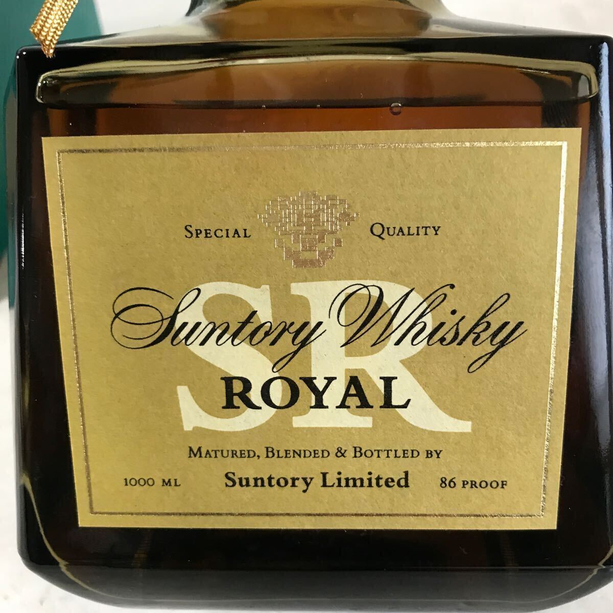 【H】【未開栓】SUNTORY ROYAL サントリー ロイヤル SRQ01 ウイスキー 容量:1000ml 度数43％ 箱付きの画像5